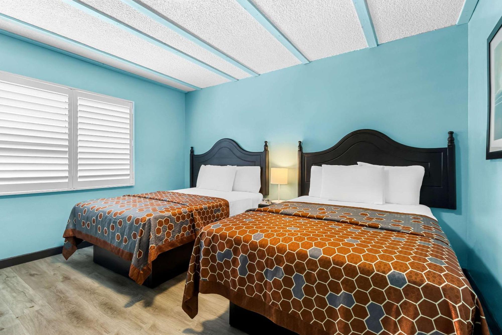 Rodeway Inn & Suites North Hollywood Burbank Airport - Universal Area Los Angeles Exterior foto